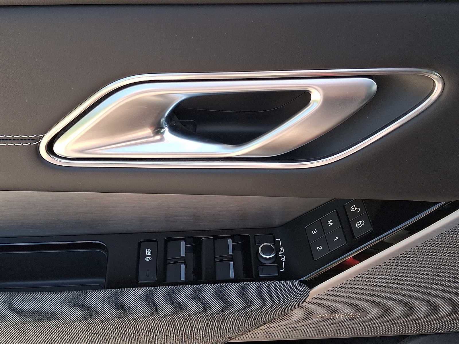 2019 Land Rover Range Rover Velar SE - Photo 12
