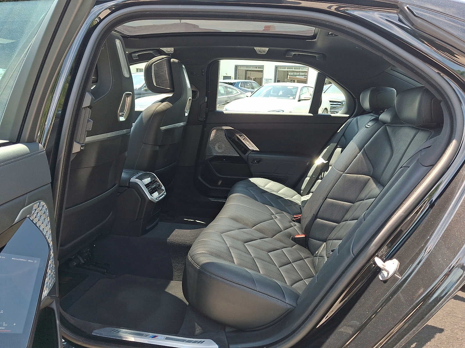 2023 BMW 7 Series 760i - Photo 10