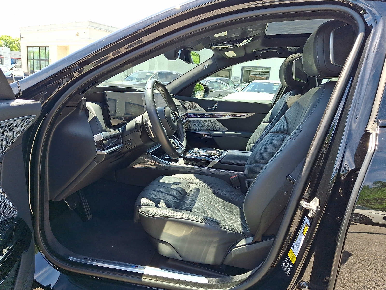 2023 BMW 7 Series 760i - Photo 13