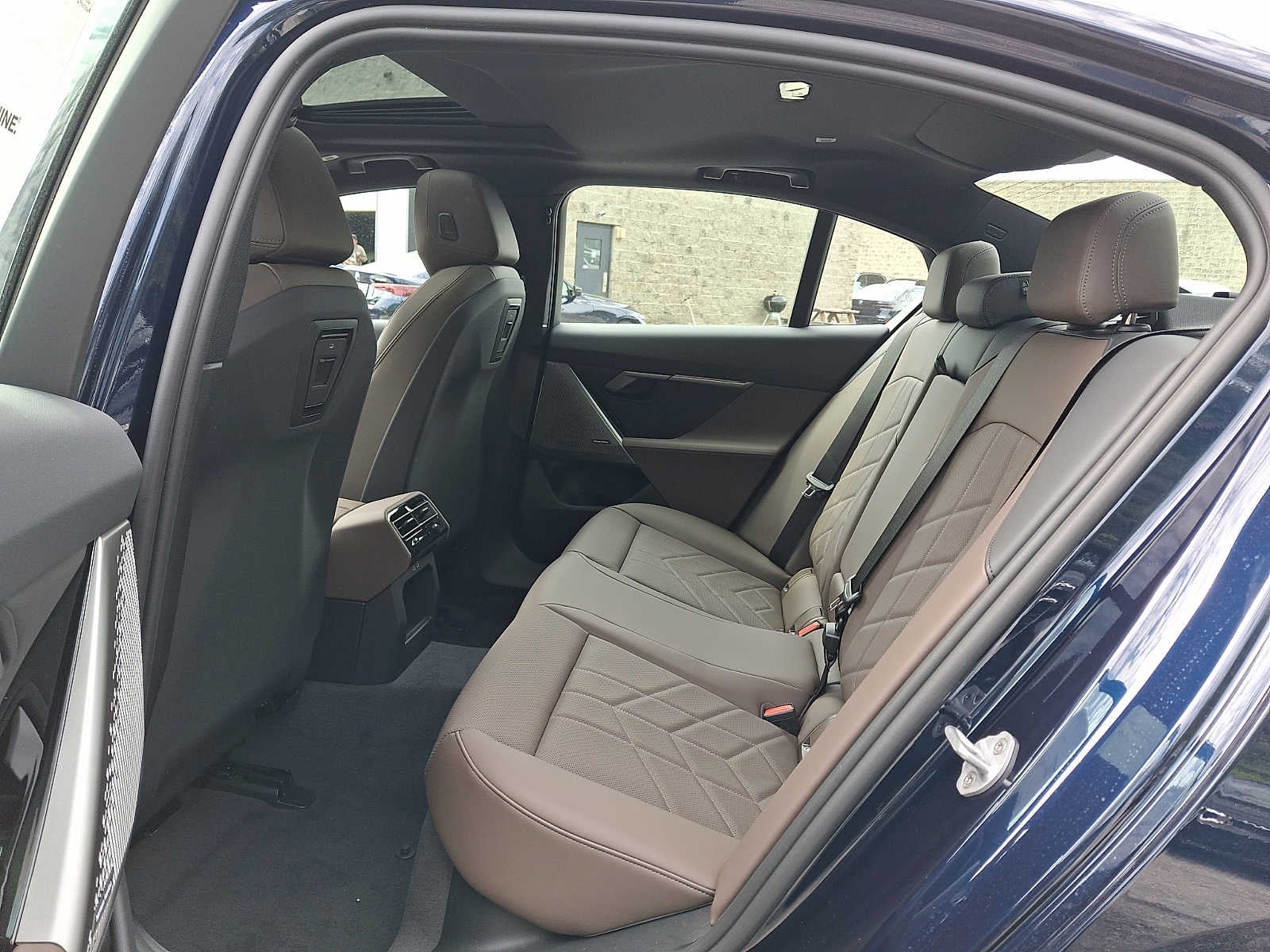 2027 BMW 5 Series 530i xDrive Sedan