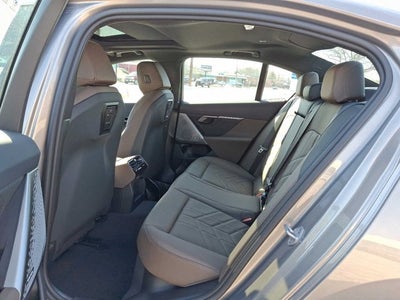 2025 BMW 5 Series 530i xDrive Sedan