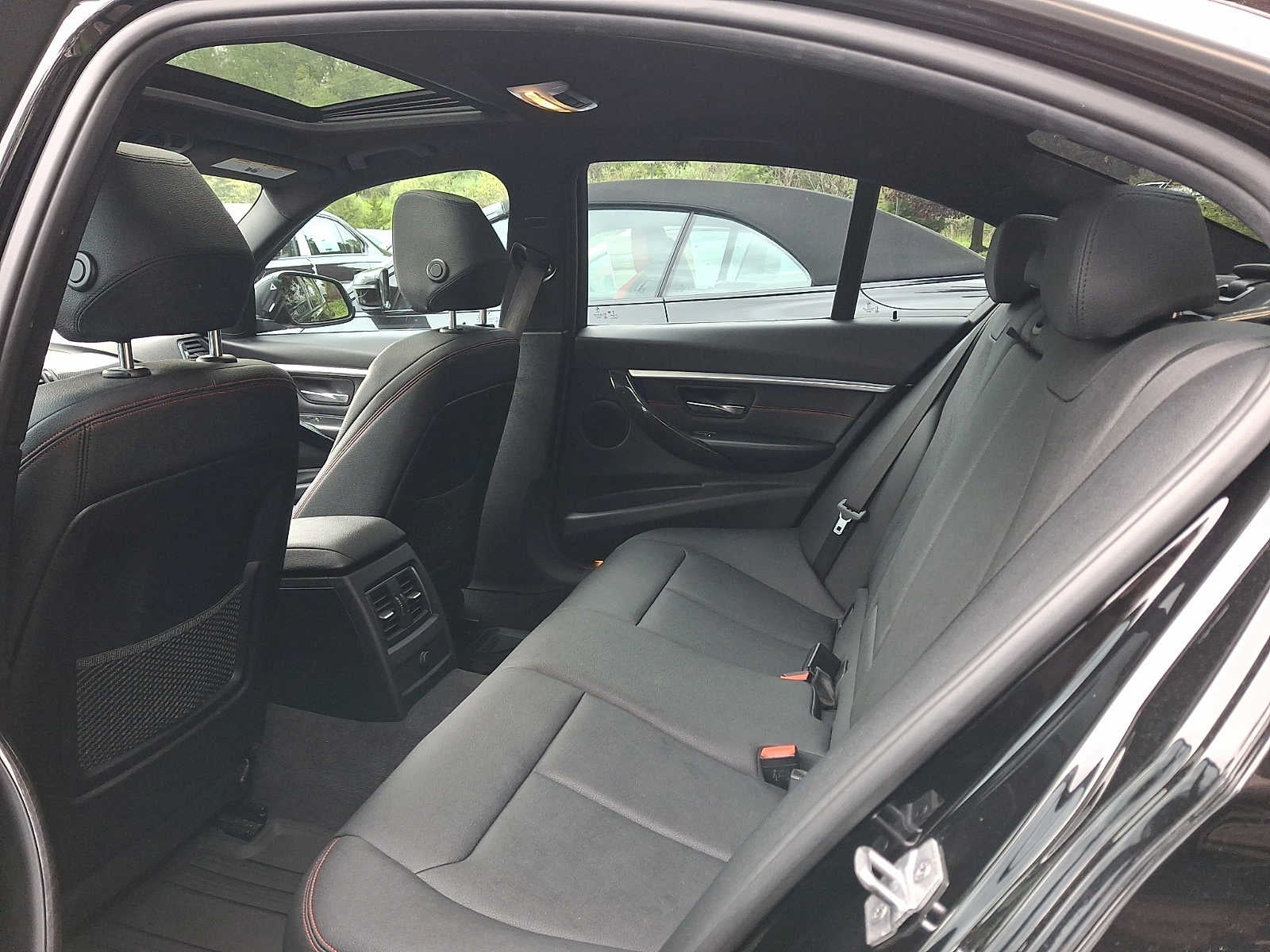 2018 BMW 3 Series 330i xDrive Sedan