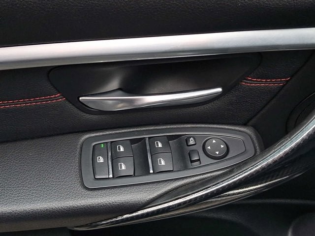 2018 BMW 3 Series 330i xDrive Sedan