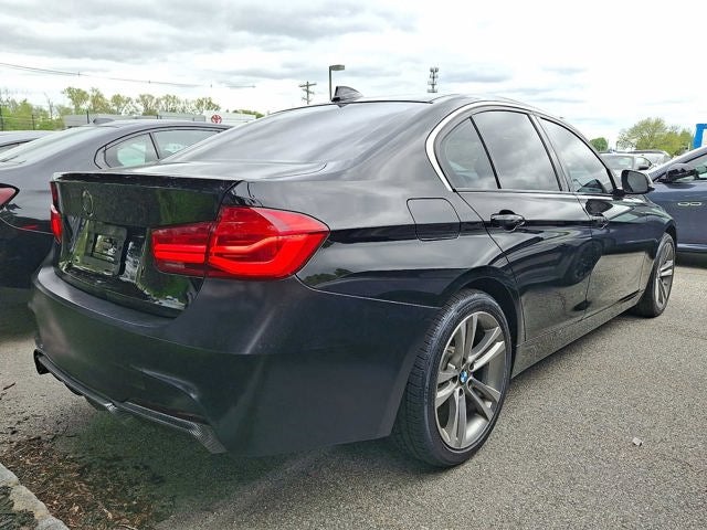 2018 BMW 3 Series 330i xDrive Sedan