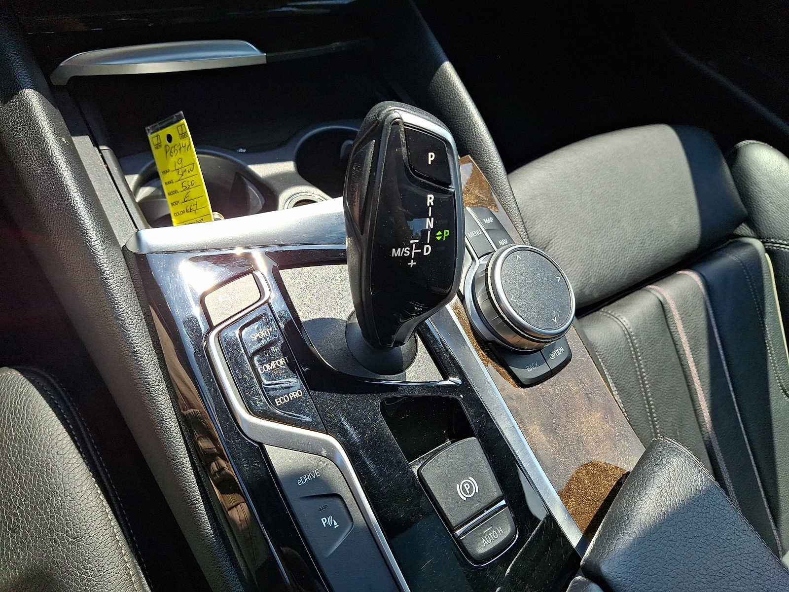 2019 BMW 5 Series 530e - Photo 15