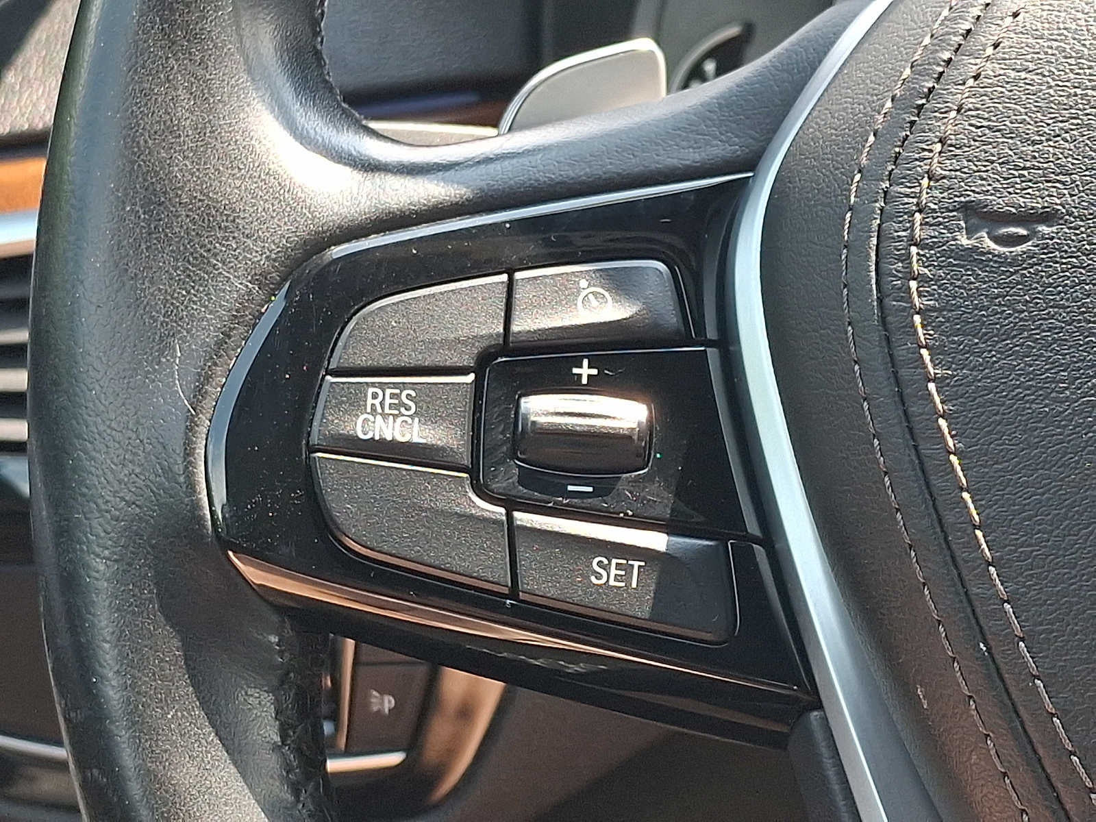 2019 BMW 5 Series 530e - Photo 22