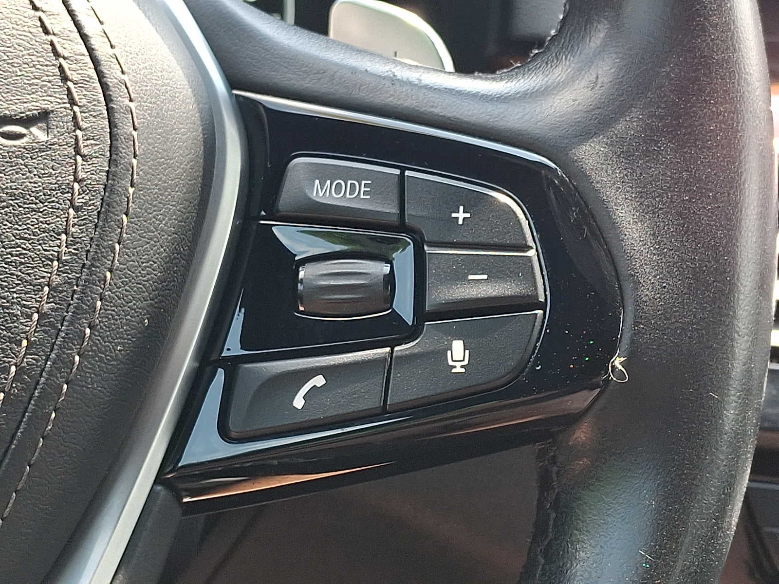 2019 BMW 5 Series 530e - Photo 23