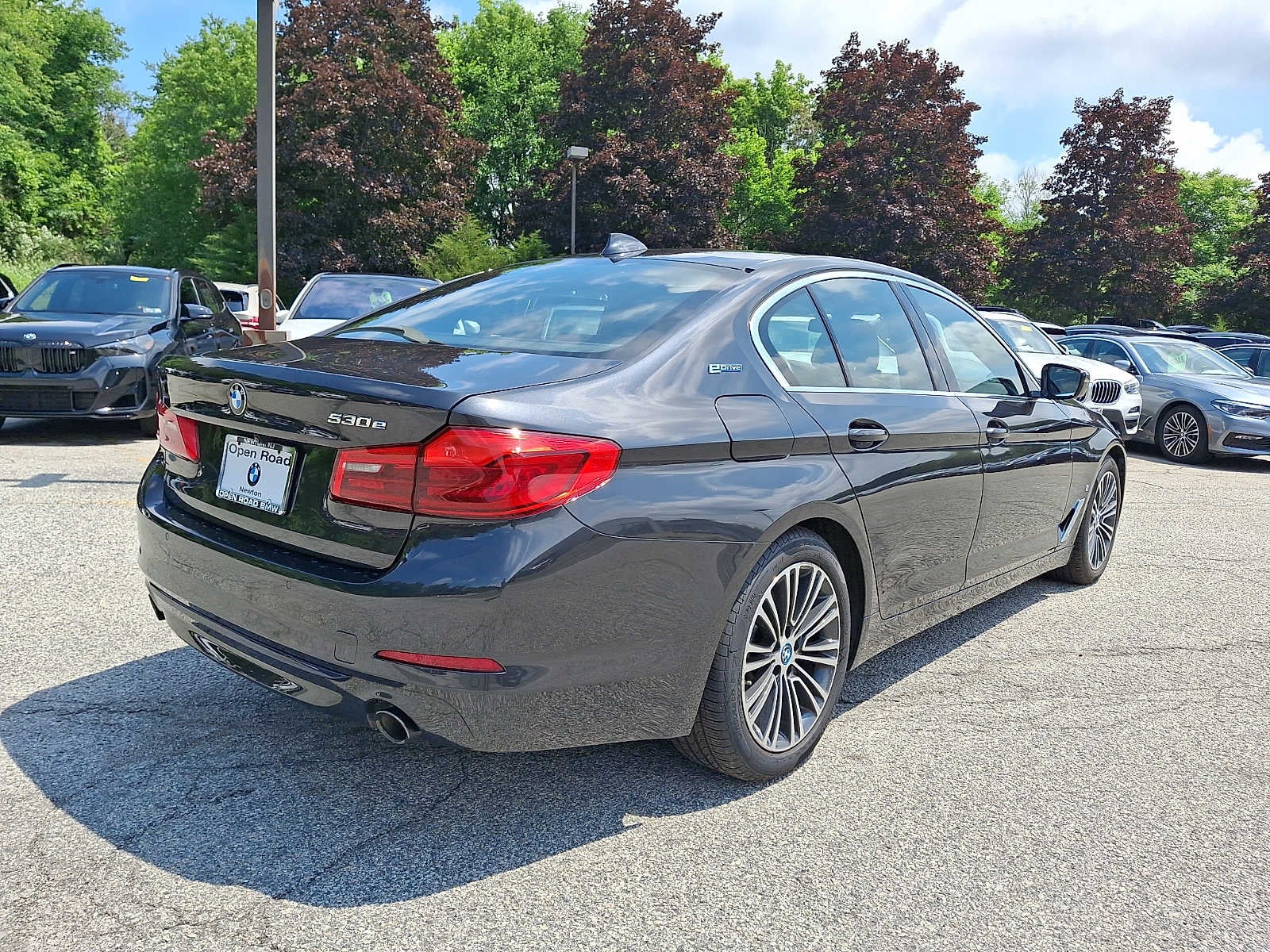2019 BMW 5 Series 530e - Photo 6
