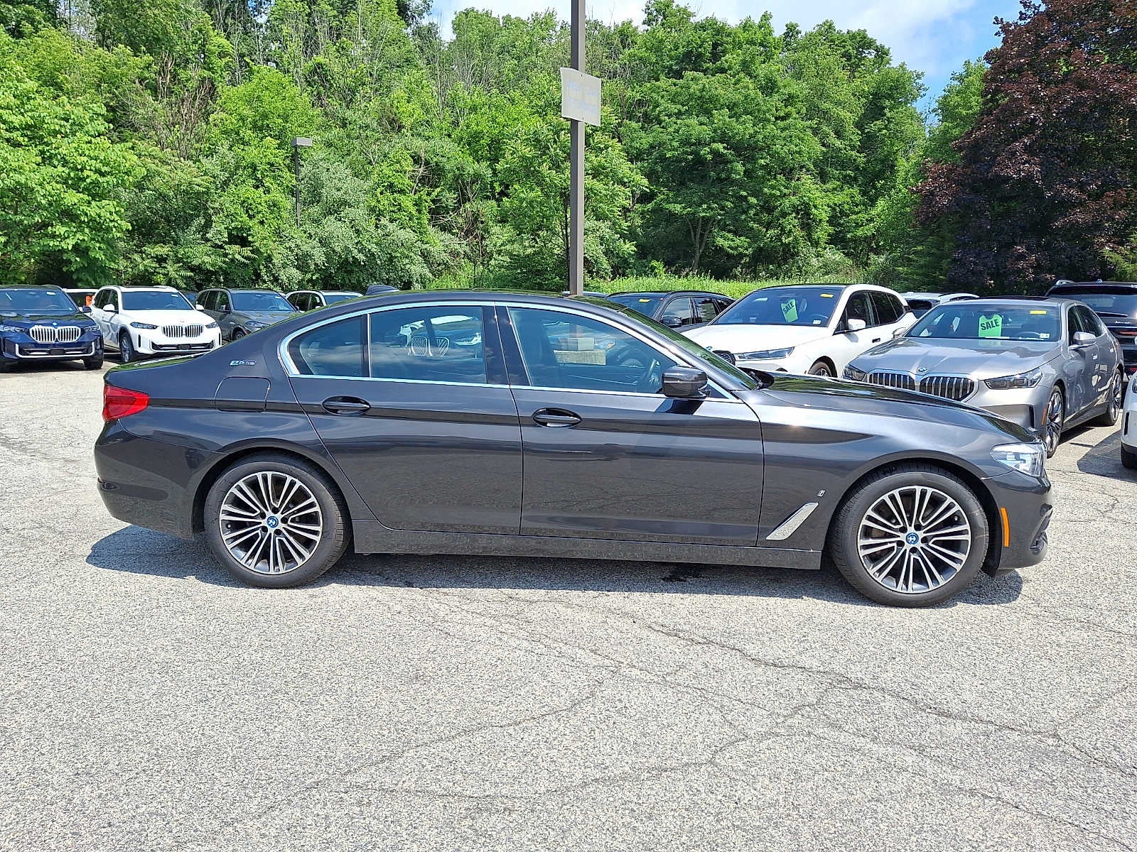 2019 BMW 5 Series 530e - Photo 7