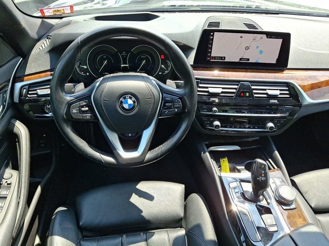 2019 BMW 5 Series 530e - Photo 45