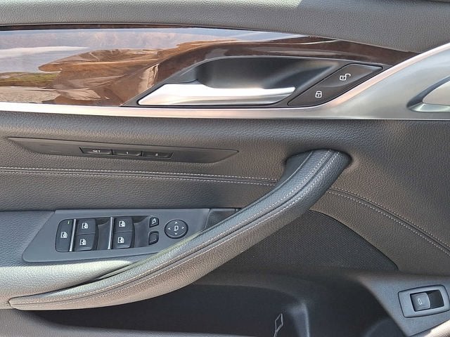 2019 BMW 5 Series 530e - Photo 46