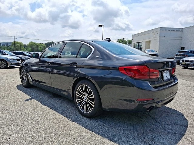 2019 BMW 5 Series 530e - Photo 38