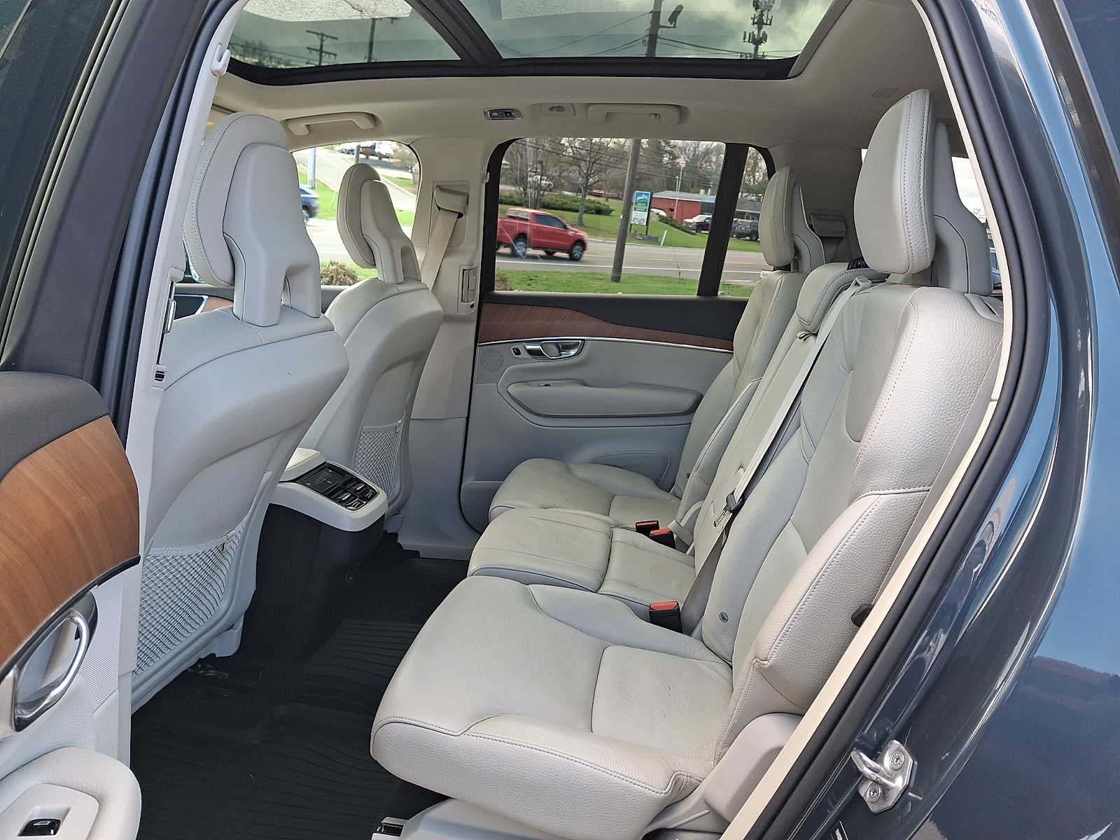 2021 Volvo XC90 T5 AWD Momentum 7P