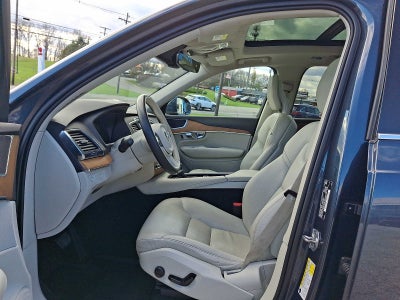 2021 Volvo XC90 T5 AWD Momentum 7P