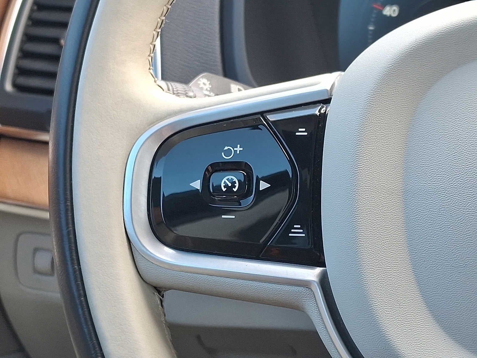 2021 Volvo XC90 T5 AWD Momentum 7P