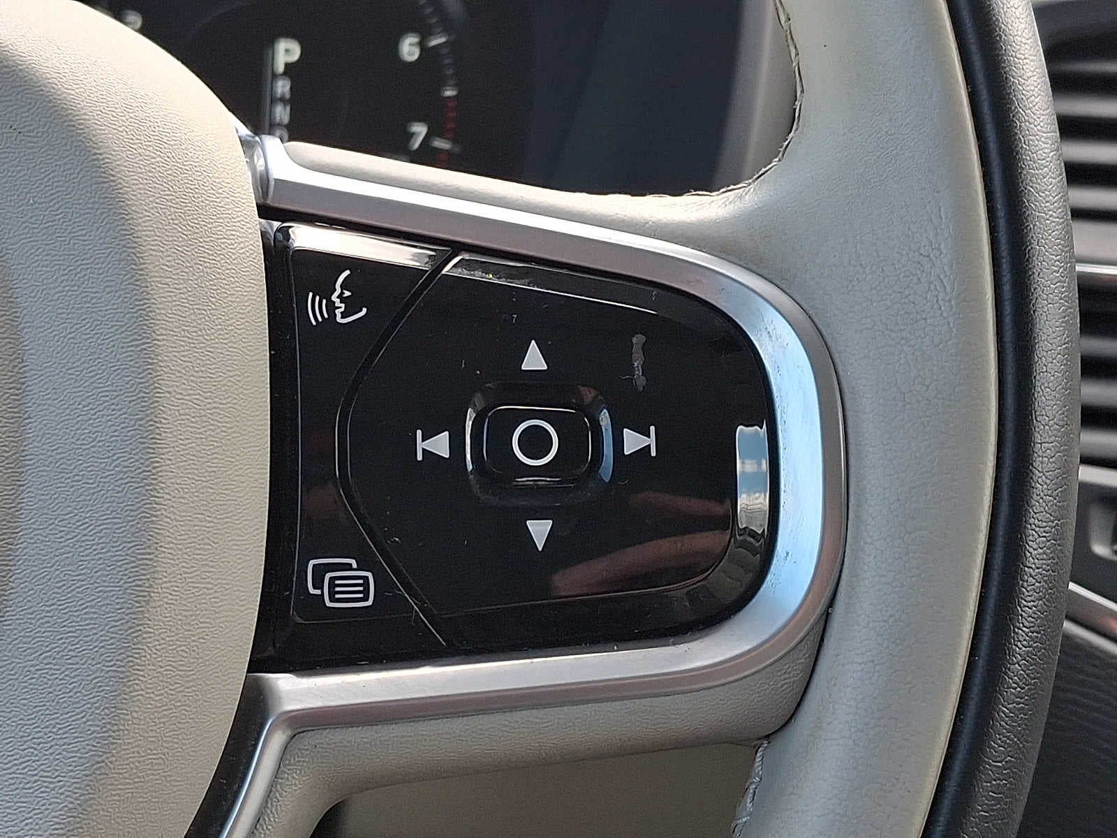 2021 Volvo XC90 T5 AWD Momentum 7P