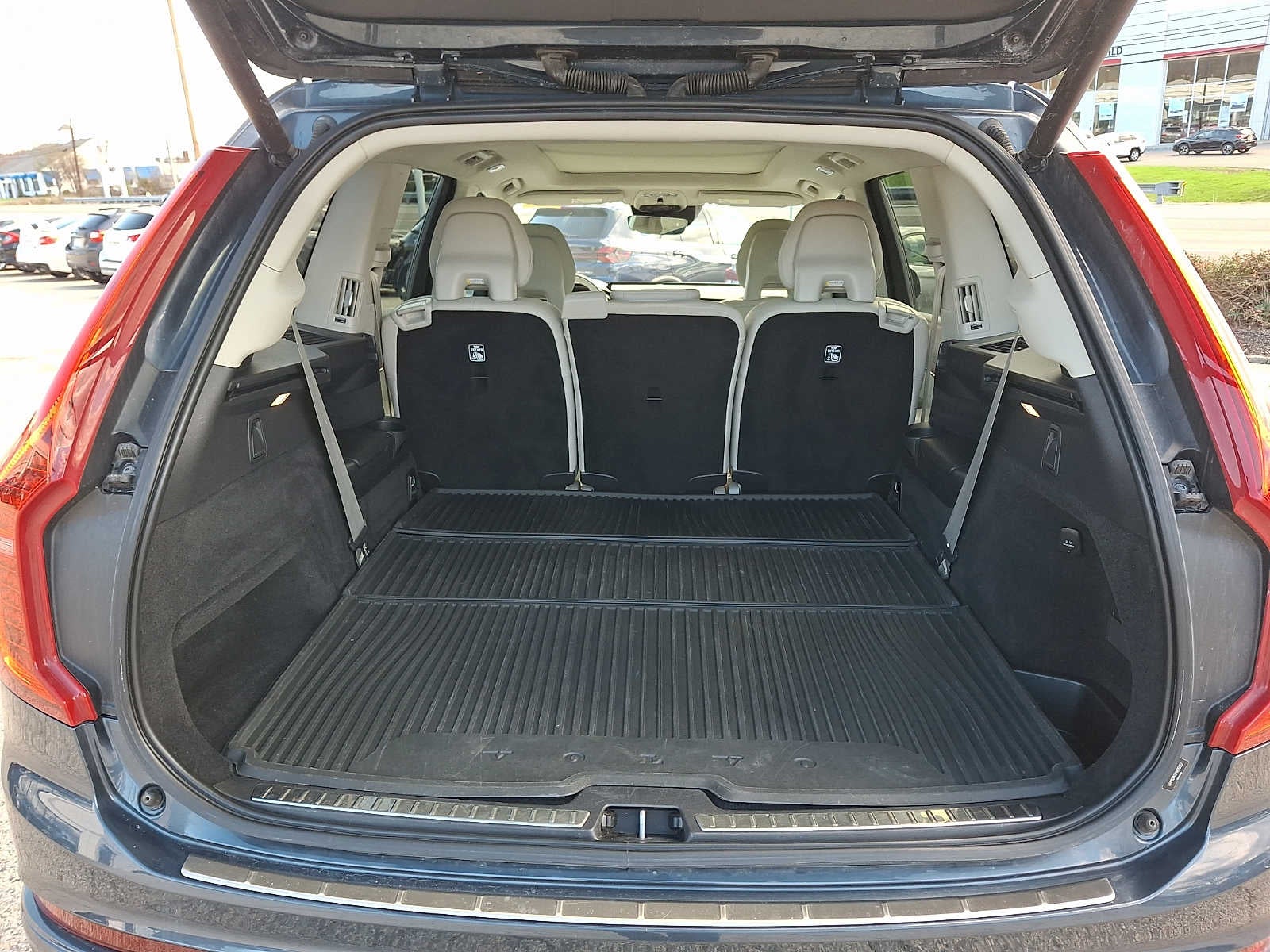 2021 Volvo XC90 T5 AWD Momentum 7P