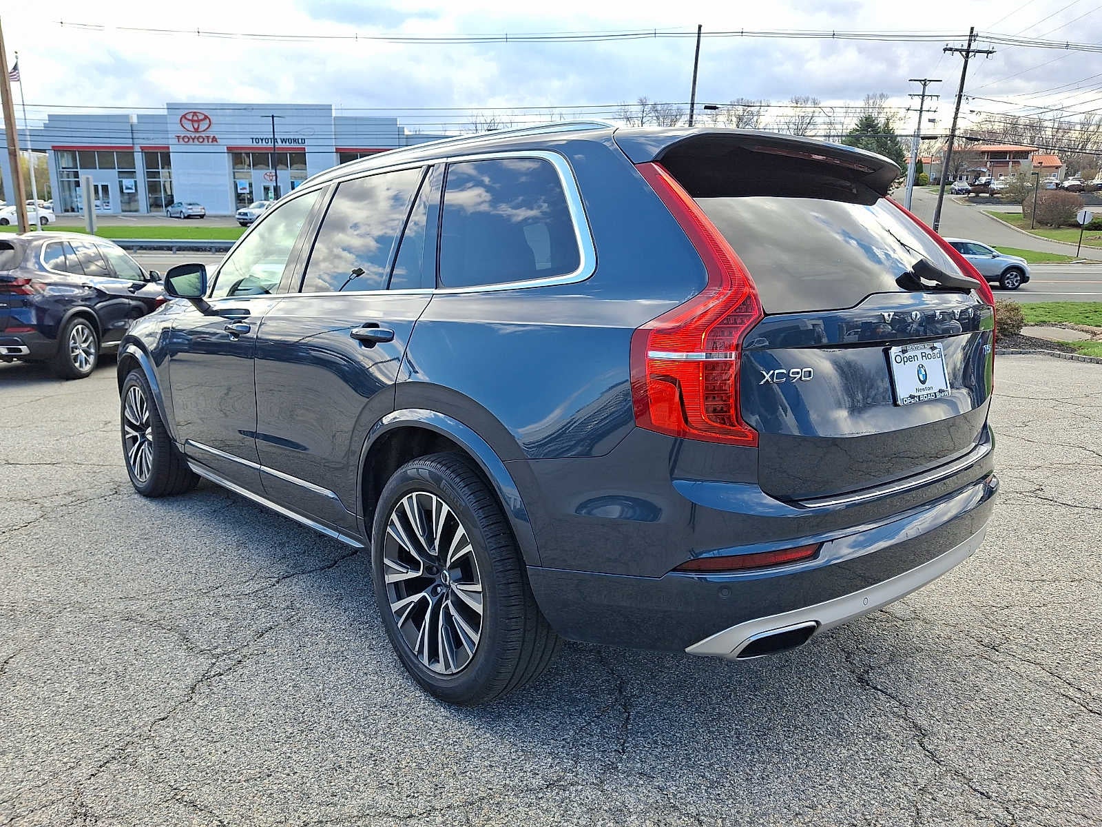 2021 Volvo XC90 T5 AWD Momentum 7P