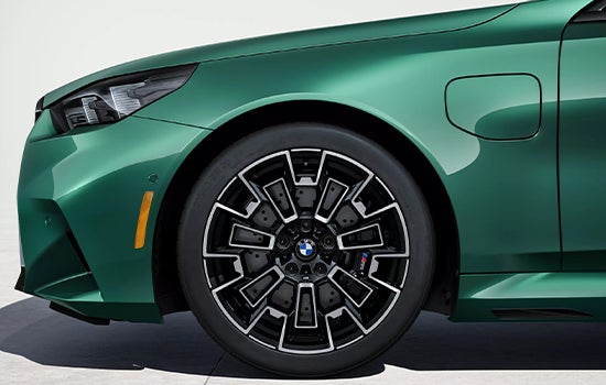 The BMW M5 Touring’s tire wheel. | BMW of Newton in Newton NJ